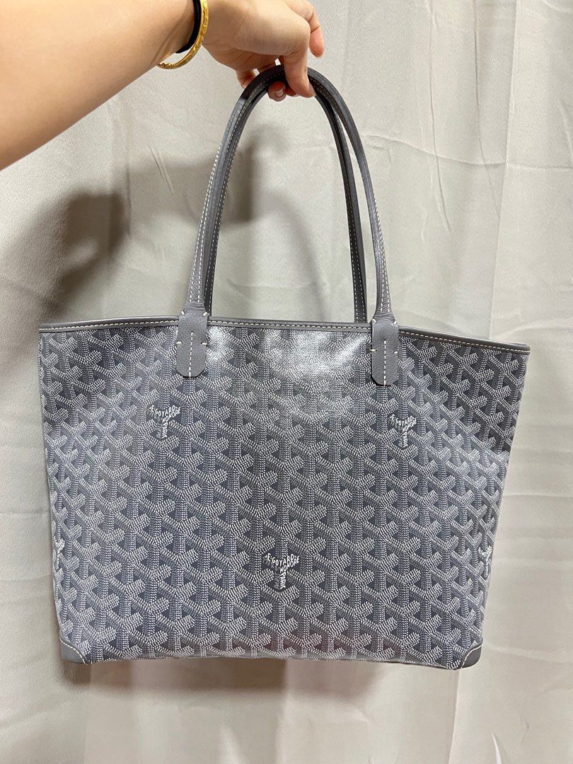 Goyard artois pm gray (Category: Luxury Bags & Wallets) located in Davao. Submitted by declutter29731 (Listing ID 1383056378, Image 1). Description: Comes with dustbag and paper bag. Purchased on december 2024. Rfs: too big for me.