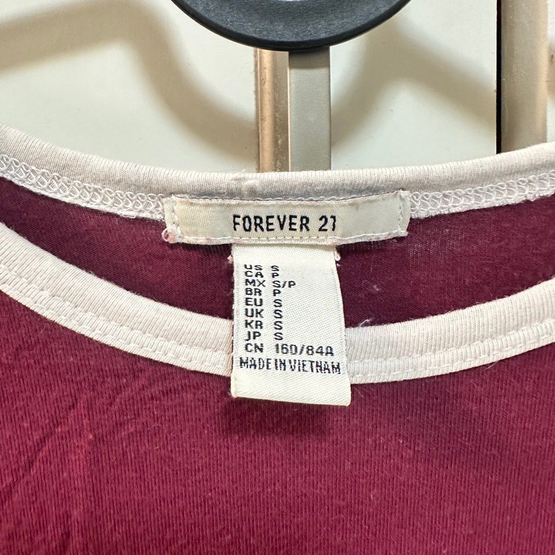 H&M tshirt (Category: Shirts) located in Antipolo. Submitted by woozisruby (Listing ID 1383008884, Image 3). Description: Need washing since matagal na tambak.