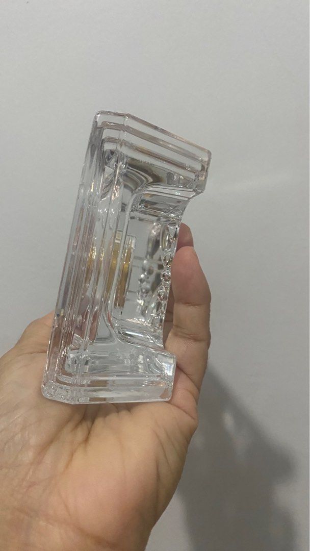 HOYA Nice Luxury Crystal Table Clock, Stylish, Delicate, Elegant (Category: Clocks) located in Muntinlupa City. Submitted by myprelovedcollectibles (Listing ID 1382919947, Image 2). Description: working.
