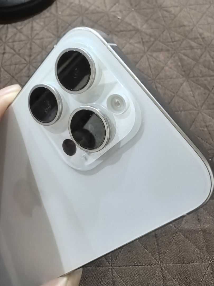 Iphone 15 Pro 128GB FU (Category: iPhone 15 Series) located in Makati City. Submitted by zozobear (Listing ID 1383022397, Image 2). Description: 100℅ working condition 87℅ BH FU 128GB no dents no scratches unit cable only no repair history.