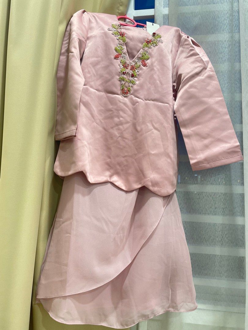 Jannahnoe kurung (Category: Babies & Kids Fashion) located in Petaling Jaya. Submitted by tyra3130 (Listing ID 1383003939, Image 1). Description: My daughter wore when she was 5. Size runs small.
