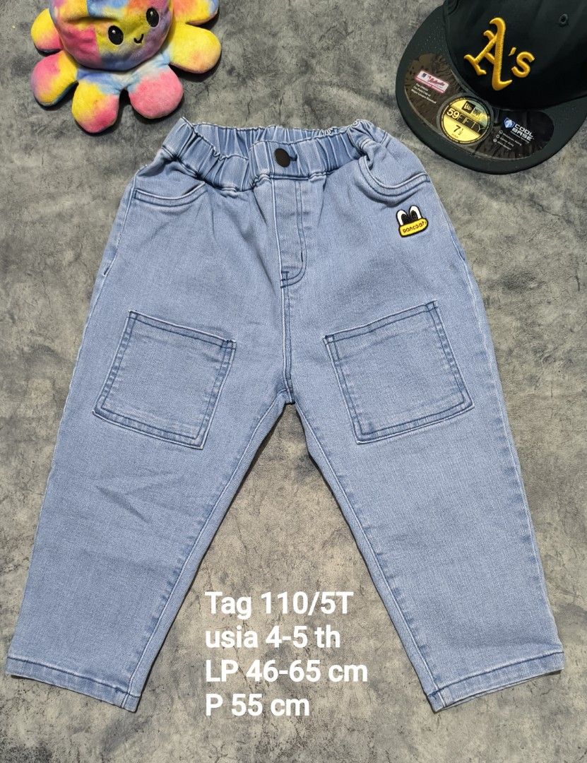 jeans Pancoat 4-5 th (Kategori: 4 hingga 7 tahun) berada di Balikpapan. Dikirim oleh arsha_ar (ID iklan 1383057032, Gambar 1). Deskripsi: Kondisi mulus seperti baru, logo bordir, pinggang karet, no minus, tag lengkap..