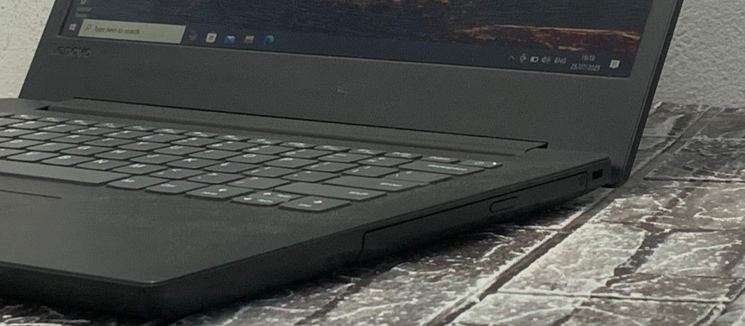 Laptop Lenovo V130-14 AST amd A4 ram 4gb/hdd 500gb, Elektronik