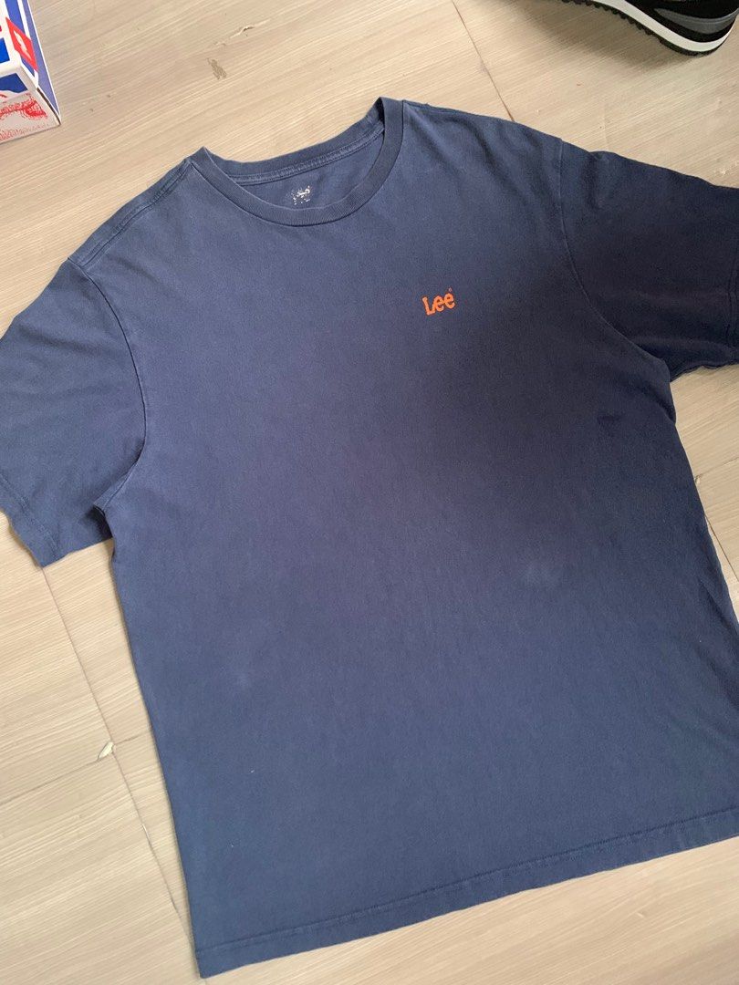 Lee tshirt (Category: Tshirts & Polo Shirts ) located in Makati City. Submitted by for-keep (Listing ID 1382974341, Image 3). Description: Lee 23 Width 30 Length.