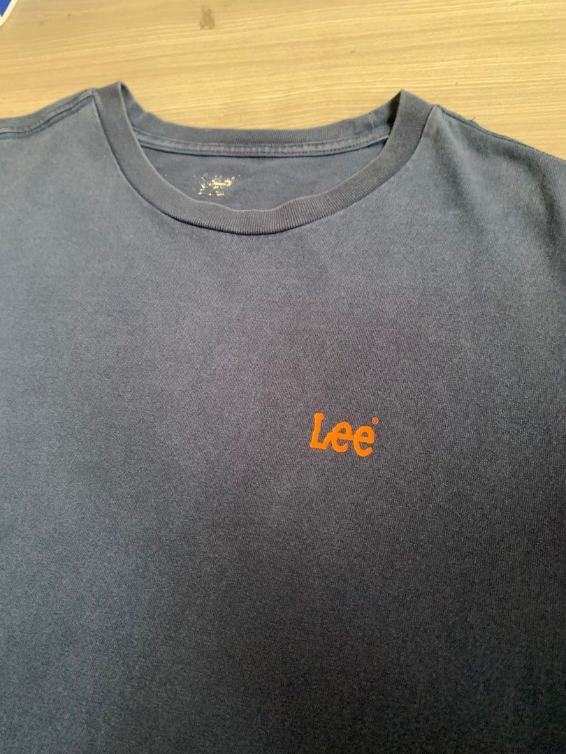 Lee tshirt (Category: Tshirts & Polo Shirts ) located in Makati City. Submitted by for-keep (Listing ID 1382974341, Image 2). Description: Lee 23 Width 30 Length.