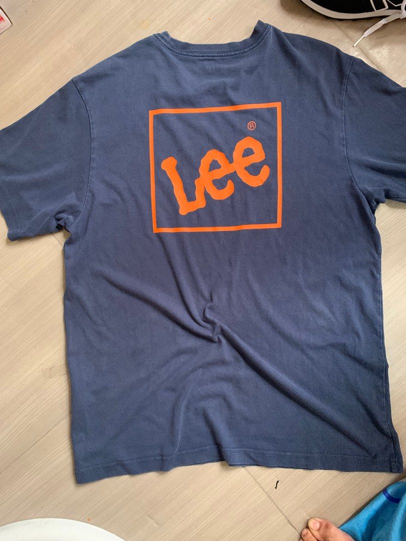 Lee tshirt (Category: Tshirts & Polo Shirts ) located in Makati City. Submitted by for-keep (Listing ID 1382974341, Image 1). Description: Lee 23 Width 30 Length.
