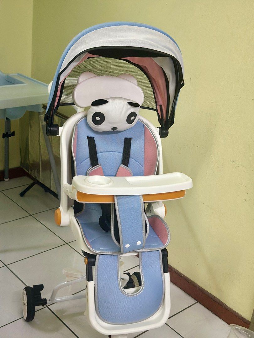 Light Weight 2 way Facing Foldable Magic Stroller (Category: Strollers) located in Subang Jaya. Submitted by goodstuffhehe (Listing ID 1382934346, Image 1). Description: self pick up from subang usj 1 condition as shown in photos above.