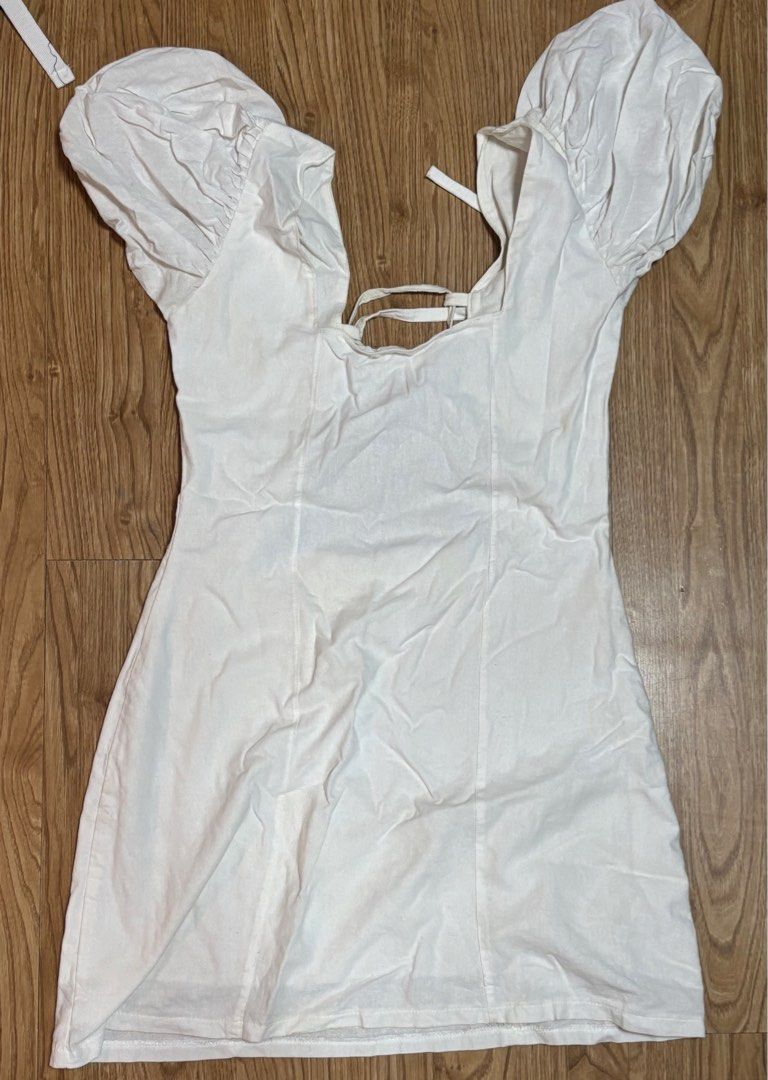 Linen backless dress (Category: Dresses) located in Quezon City. Submitted by declutterbynini (Listing ID 1382905651, Image 3). Description: no flaws js stored in my closet for a long time - body hugging and will show of ur curves -very pretty dress -price slightly negotiable .