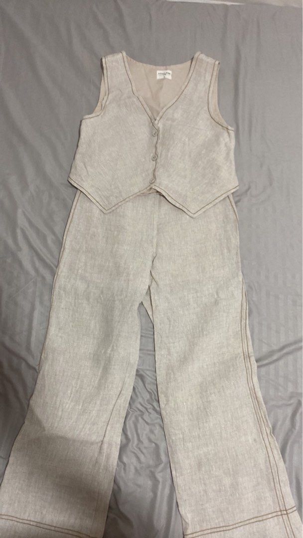 Linen coords from Bangkok fits small (Category: Blouses) located in Quezon City. Submitted by mc3nidad (Listing ID 1382948116, Image 1). Description: Used once fits xs to s frame .