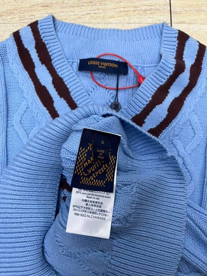 LOUIS VUITTON KNIT SWEATER (Category: Luxury Apparel) located in Baguio. Submitted by donedeal_2600 (Listing ID 1382855603, Image 3). Description: Dimes: 24.5x29.5 L-XL Stretchable Condition: Like new to brand new Color rate: 10/10 Complete tags Check photos for more details No issue.