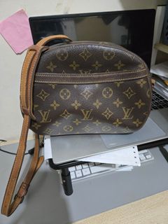(Category: ) located in . Submitted by karlleseshops (Listing ID 1383052844, Image 1). Description: .
