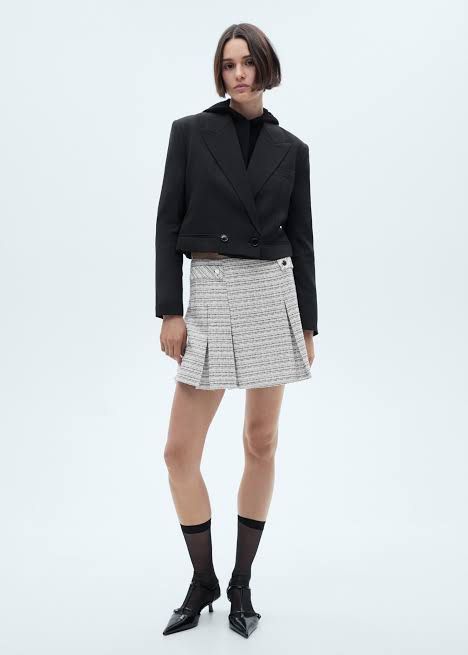 Mango tweed mini skirt (Category: Skirts) located in Pasay City. Submitted by andreaflo (Listing ID 1382948408, Image 2). Description: brand new 🌠 ✨ waaaay beyond SRP (Php3295) ✨ MEDIUM tweed mini skirt ✨ RFS: extra clothing .