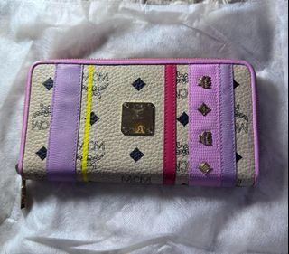 (Category: ) located in . Submitted by bagwalletaccessoriesfromjapan (Listing ID 1382984057, Image 1). Description: .