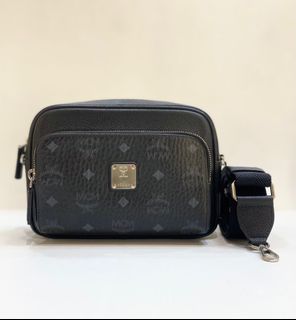 (Kategori: ) berada di . Dikirim oleh brandedboutiquez (ID iklan 1382900912, Gambar 1). Deskripsi: .