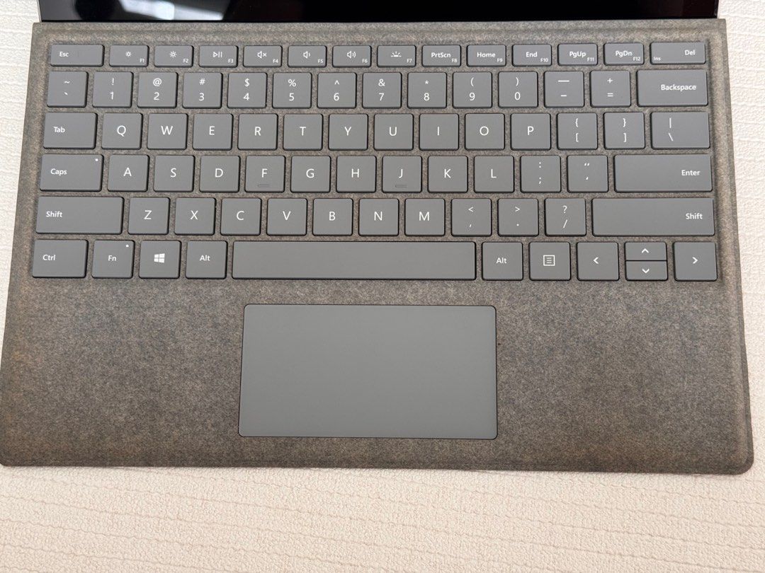 Microsoft Surface Pro 6 - i5, 8GB RAM 128gb63202122761217111