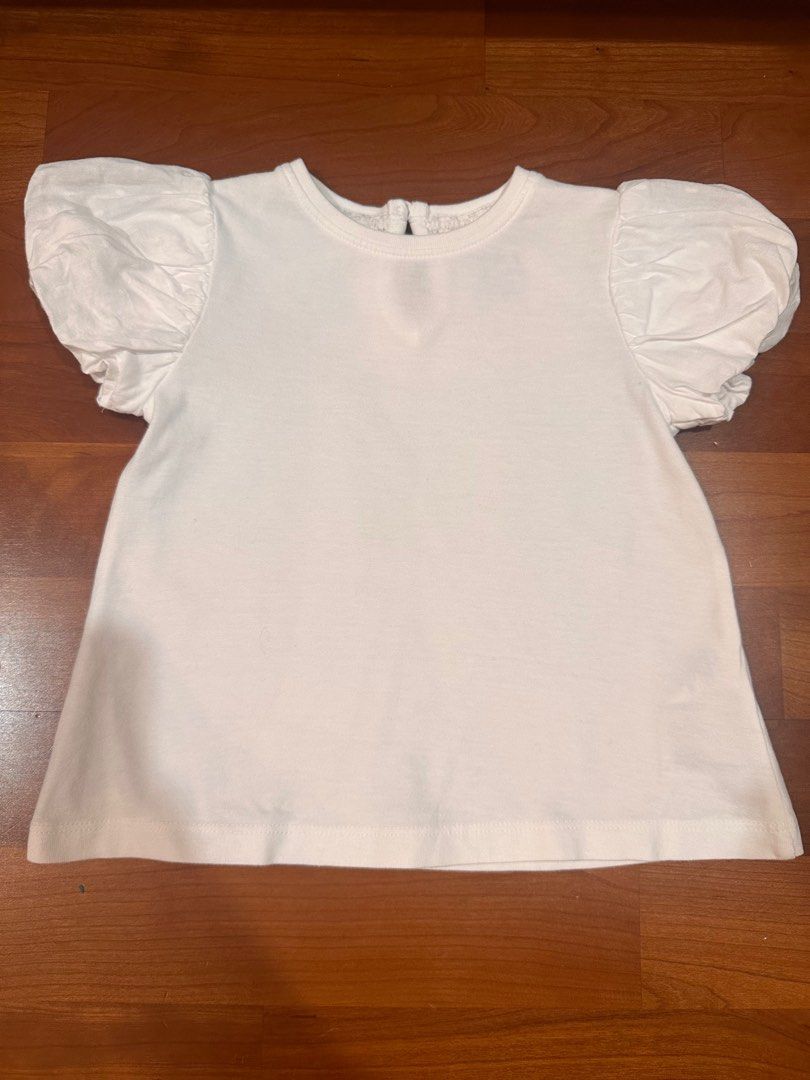 Next UK white puff sleeve tshirt (Category: Babies & Kids Fashion) located in Sungai Buloh. Submitted by prelovedbyhez (Listing ID 1383056945, Image 3). Description: Size 9-12 months Like new Payment via bank transfer only Postage Rm9 (every Sundays) No nego. Fixed price as per listing ❌ Serious buyer only ❌.