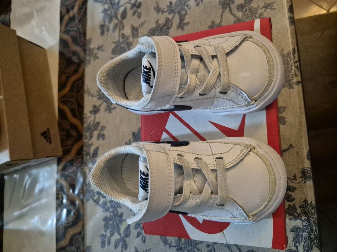Nike shoes baby (Category: Babies & Kids Fashion) located in Ampang. Submitted by akmalismat (Listing ID 1382900797, Image 2). Description: size 4.5 UK.