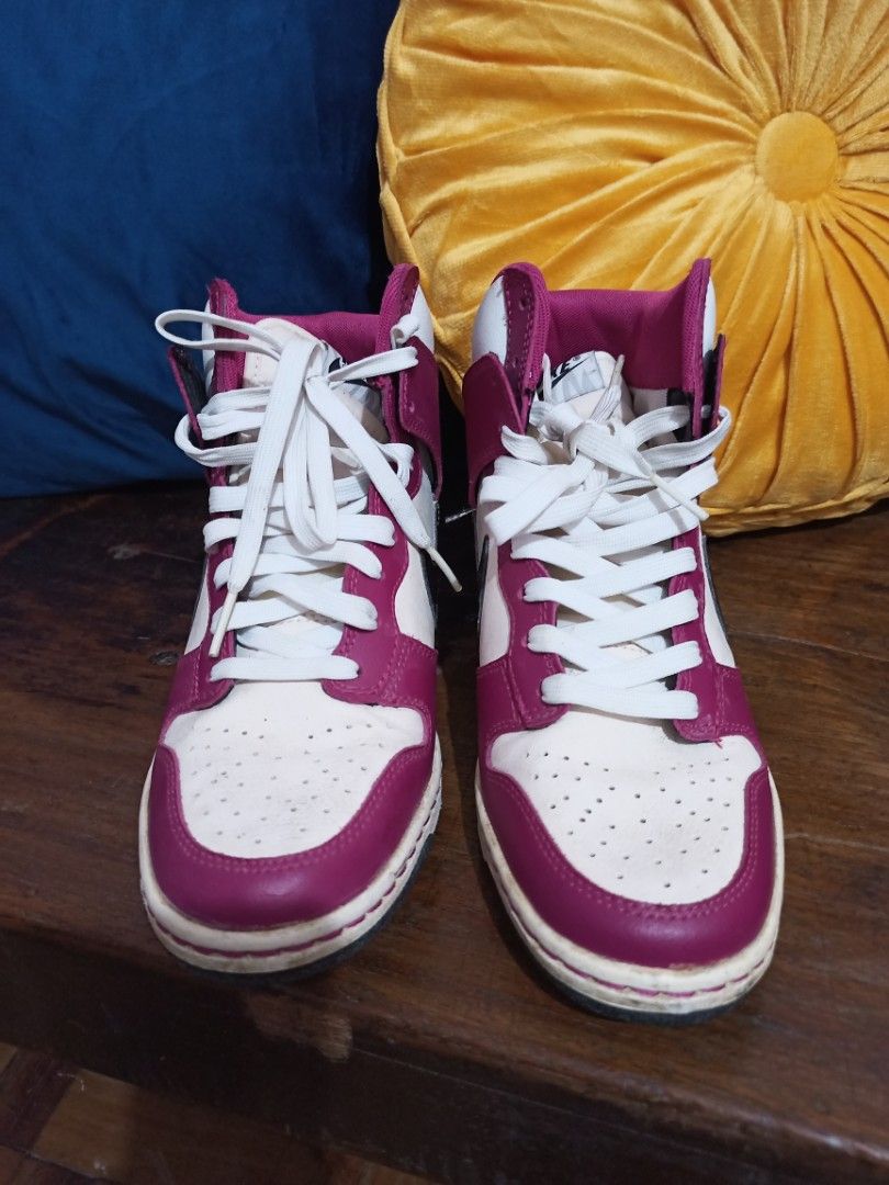 Nike Sneakers - 2013 Nike Dunk Sky Hi (Category: Sneakers) located in Quezon City. Submitted by corgi1231 (Listing ID 1382989498, Image 2). Description: Bought second hand (so use your own judgment if authentic or not :) No box Sizing info removed/faded Outer sole length is approx 24 cm/9.5 inches (size 7 probably) Heel is raised, well supported Needs cleaning location Brgy Commonwealth Quezon City.