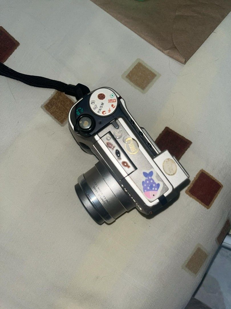 Olympus Camedia C-720 (Category: Cameras) located in Taguig. Submitted by cal_lie (Listing ID 1383019899, Image 2). Description: selling my personal camera. issue: -viewfinder is not working but the screen can be used as alternative. -it has lcd burn but it doesn't affect the output at all. can remove the stickers if requested. MOD: LALAMOVE, LBC, OR OTHER COURIERS..