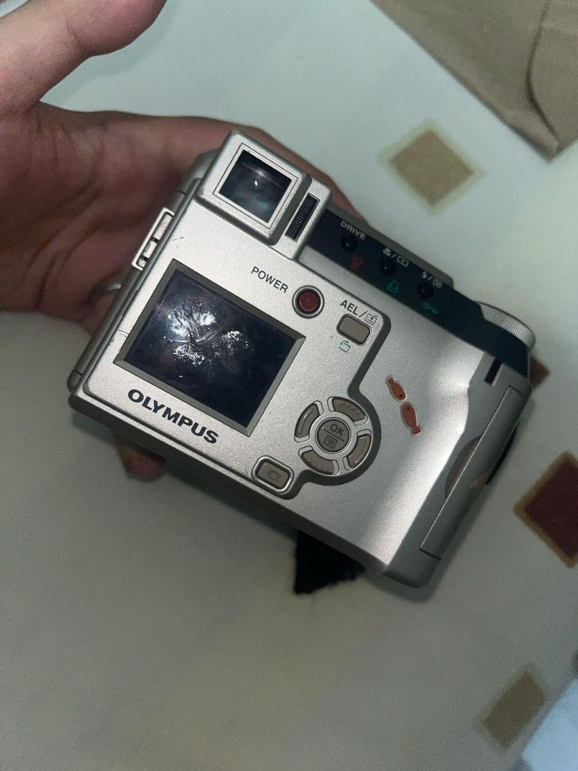 Olympus Camedia C-720 (Category: Cameras) located in Taguig. Submitted by cal_lie (Listing ID 1383019899, Image 3). Description: selling my personal camera. issue: -viewfinder is not working but the screen can be used as alternative. -it has lcd burn but it doesn't affect the output at all. can remove the stickers if requested. MOD: LALAMOVE, LBC, OR OTHER COURIERS..