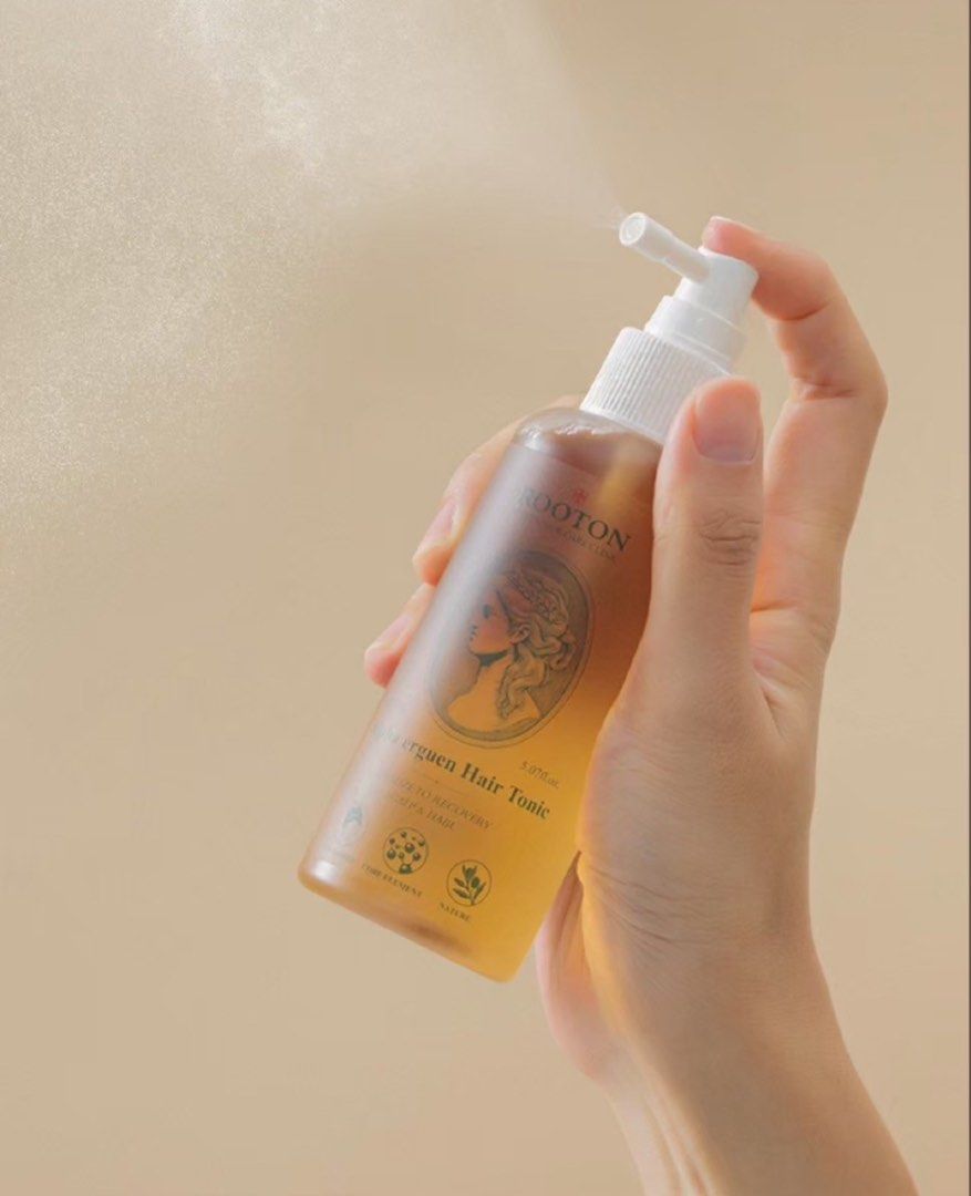 由 sylvie_j (刊登 ID 1382966278，圖片 2) 提交，位於 台北市 (Taipei) 的 ROOTON甦活植萃髮根噴霧 (類別：美髮清潔與護理)，說明：【產品介紹】 — 女性頭皮專用 — ．淡淡清爽涼感 → 舒緩乾癢、紅腫、痘痘、出油 ．認證強健髮根功能 → 告別扁塌、填補頭髮空隙 ．99.5%天然成分 → 嚴選16種天然萃取物質 - 【產品內容】 ．甦活植萃髮根噴霧150ml *髮根噴霧使用前請先搖晃瓶身，若瓶底有結塊或沉澱，此為正常現象。。