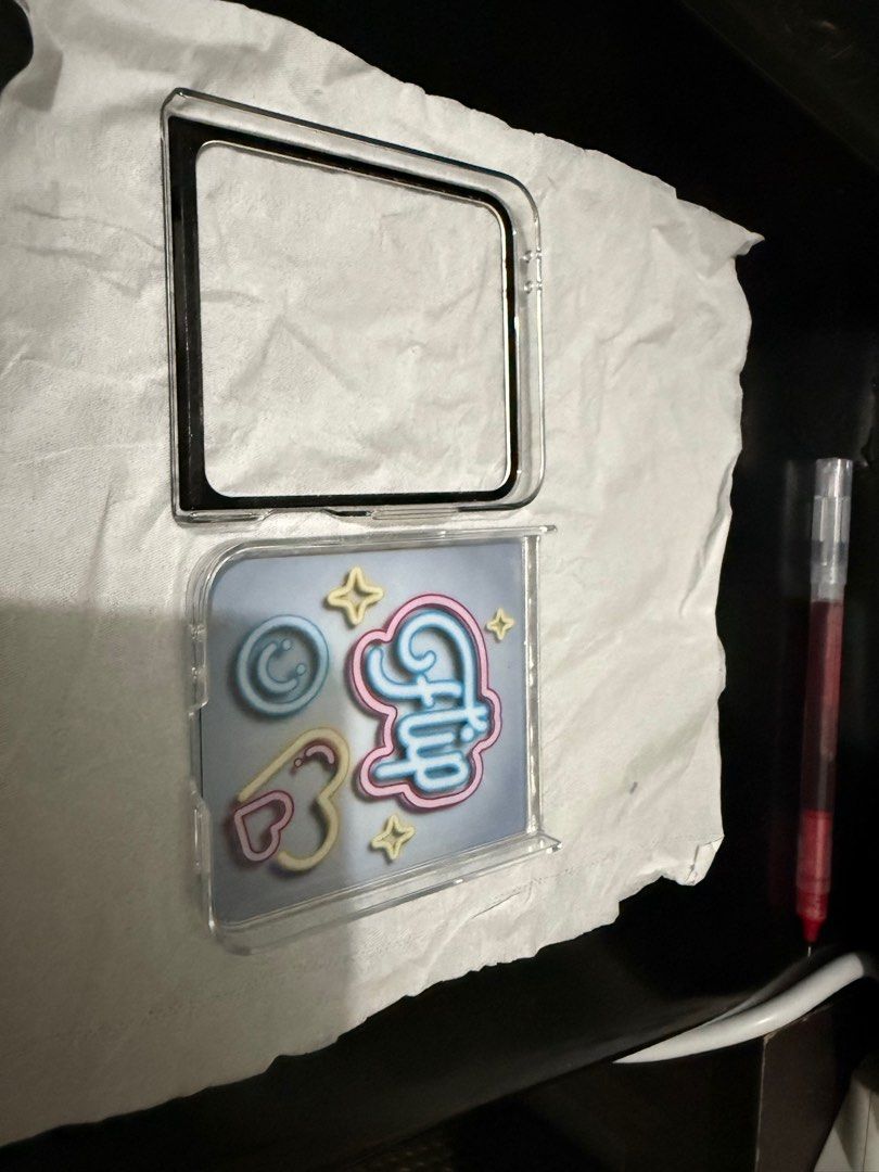 Samsung flip 6 (glow in the dark case) (Category: Cases & Sleeves) located in Quezon City. Submitted by jshkh (Listing ID 1382936161, Image 2). Description: ORIGINAL NO ISSUE OR DAMAGE CASE FOR SAMSUNG FLIP 6 SIGNS OF USAGE ONLY No to last price pls FOR PICK UP OR DELIVERY ONLY LOCATION: NEAR SM NORTH .