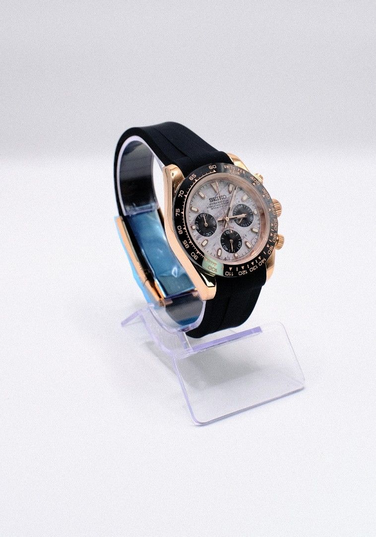 Seiko Mod Daytona Meteorite RoseGold (Category: Luxury Watches) located in Manila. Submitted by rafael_lesaguis (Listing ID 1383006617, Image 2). Description: BRANDNEW! Seiko Mod Daytona Meteorite RoseGold on Oysterflex Rubber Strap Movement: Seiko VK63 Mecha-Quartz Chronograph with working subdials Case and Strap: 39mm 904L Stainless Oysterflex Rubber Strap Dial: Seiko logo/Daytona Dial Glass: Sapphire scratch resistant Hands: Daytona Dial Seals