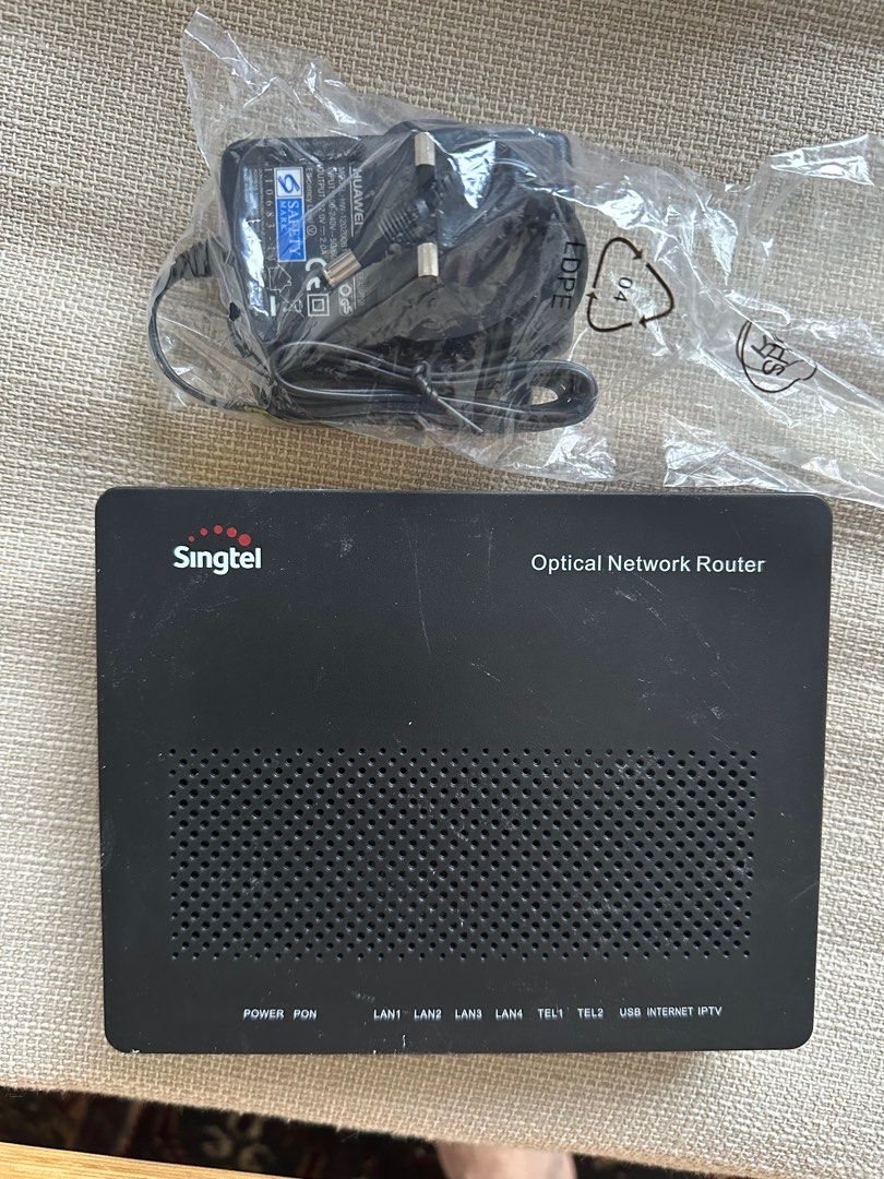 Singtel Huawei EchoLife HG8244H Optical Network Router63202636994179110