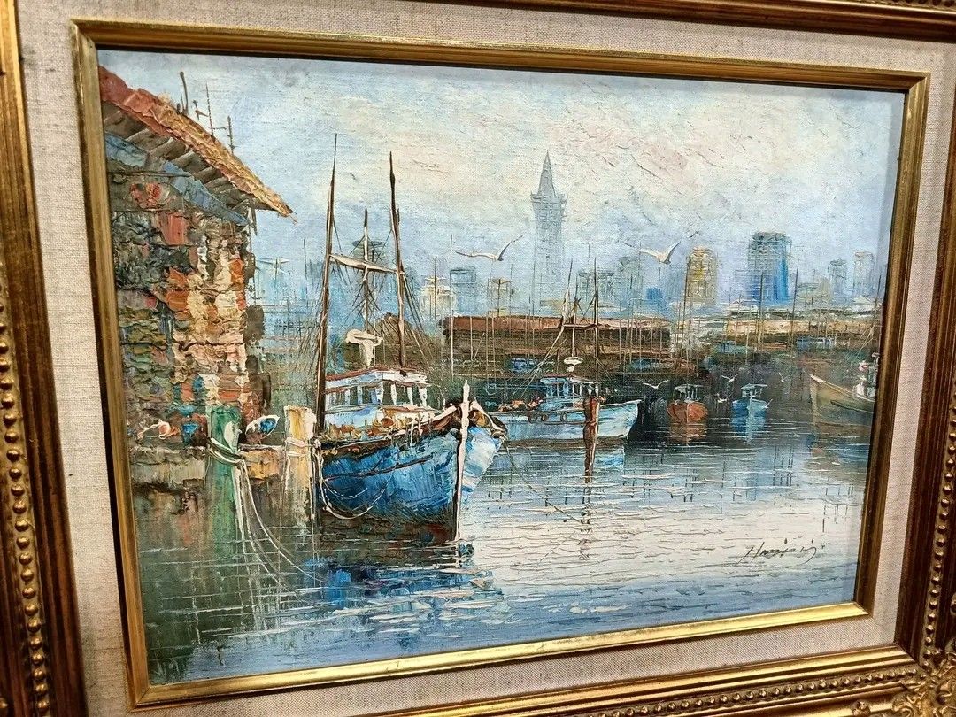 😍SOBRANG GANDA!! ORIGINAL PAINTING!! Vintage Harbor Scene Oil Canvas Painting ORIGINAL & SIGNED by Artist Elegant Frame, Mid-Century Painting Frame size 24 x 20 inches *VIDEO ON COMMENT In VERY good condition (Category: Wall Decor) located in Manila. Submitted by eloizavill76462 (Listing ID 1382963194, Image 2). Description: 😍SOBRANG GANDA!! ORIGINAL PAINTING!! Vintage Harbor Scene Oil Canvas Painting ORIGINAL & SIGNED by Artist Elegant Frame, 