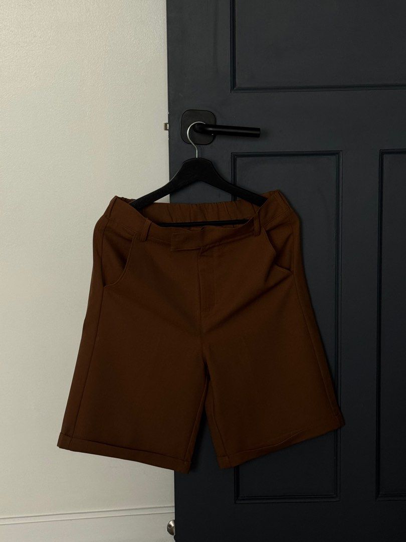 Straightforward Dapere Suit Jacket and Shorts (Category: Sets & Coordinates) located in Quezon City. Submitted by eliotorralba (Listing ID 1382950710, Image 3). Description: .