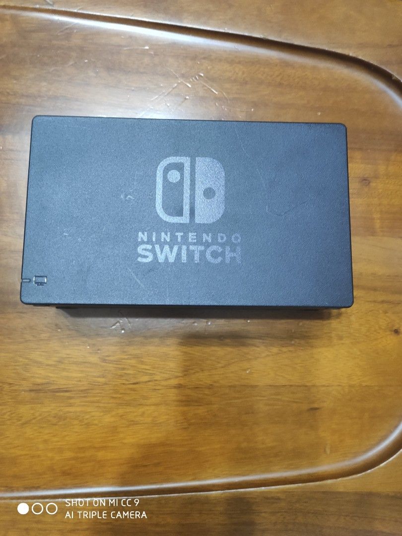 由 zxz1959 (刊登 ID 1383050631，圖片 1) 提交，位於 台中市 (Taichung) 的 Switch 充電座 (類別：其他遊戲週邊商品)，說明：。