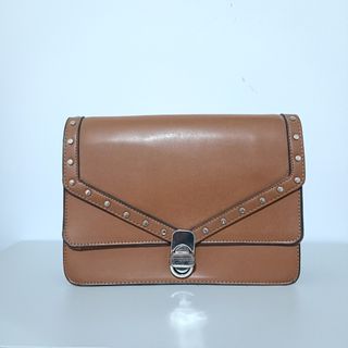 (Kategori: ) berada di . Dikirim oleh bibilythrift (ID iklan 1383024659, Gambar 1). Deskripsi: .
