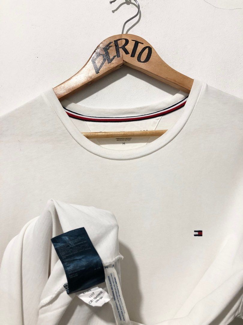 Tommy Hilfiger (Category: Tshirts & Polo Shirts ) located in Bulacan. Submitted by bertoo0 (Listing ID 1383050235, Image 3). Description: Tommy Hilfiger - Condition: Like New! Color rate: 9.5/10 Dimes: Width: 21 Length: 28 No issue / Authentic - Location: Malolos, Bulacan 📍 DM to purchase 📩 For personal use or as a gift 🍃 .