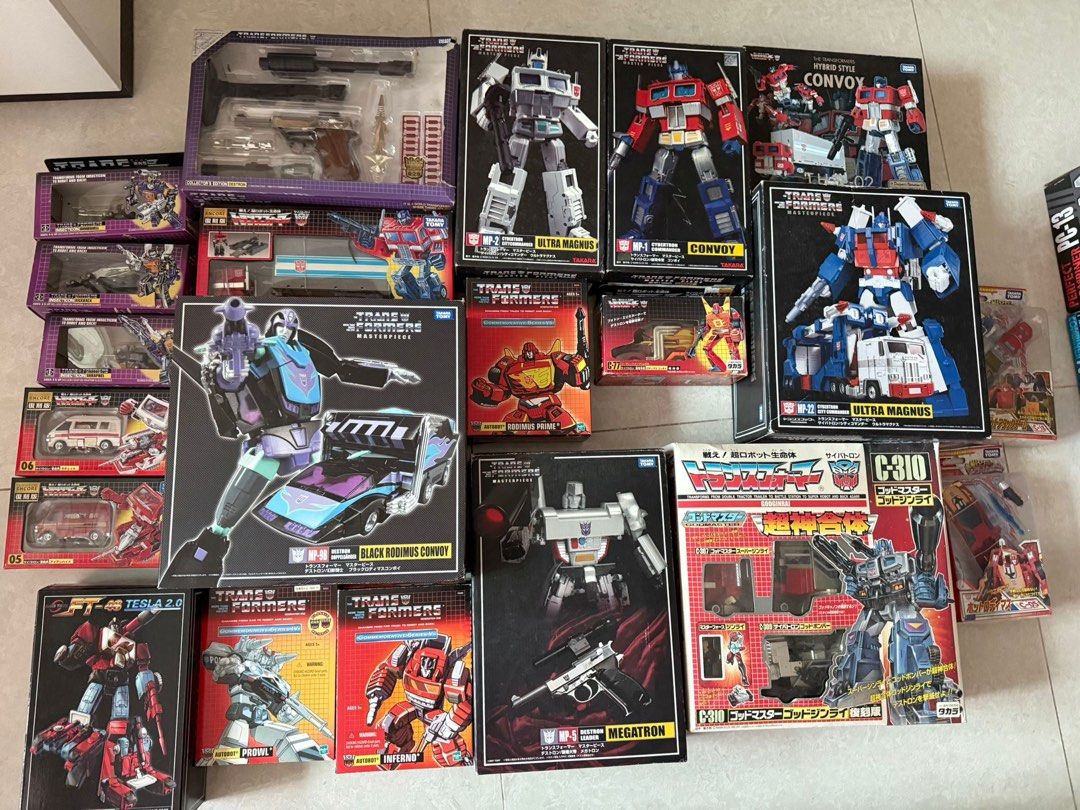 Transformers （分類：手辦雕像）位於 Hong Kong。 由 dddduu00 提交（商品編號 1382942133，圖片 1）。簡介： Pm價錢。