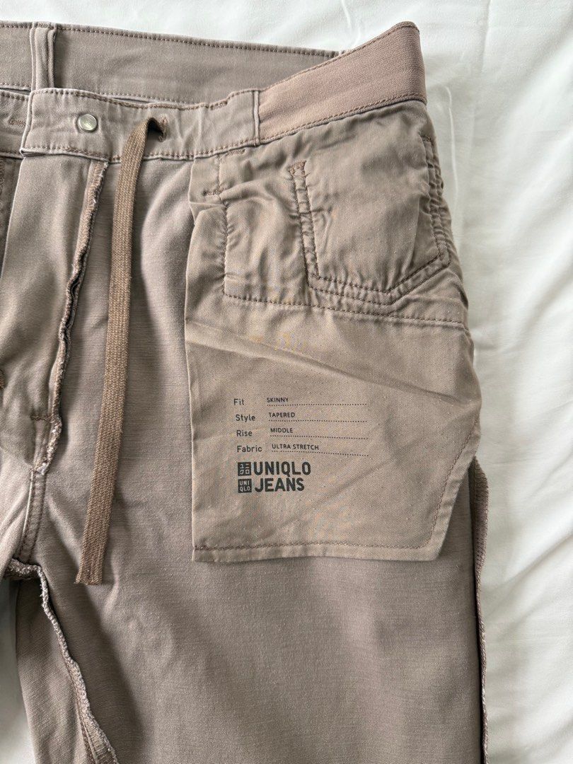 Uniqlo Color Jeans (Category: Jeans) located in Quezon City. Submitted by jdiv_ (Listing ID 1382948737, Image 3). Description: Uniqlo Color Jeans Brown Skinny Ultra Stretch Size M on tag 15.75W x 39L Rfs: decluttering No issues .