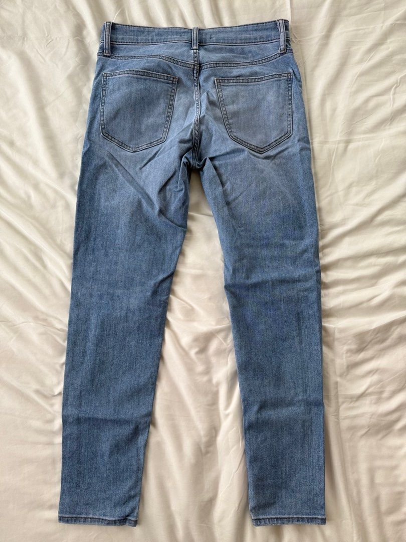 Uniqlo Denim Pants (Category: Jeans) located in Quezon City. Submitted by jdiv_ (Listing ID 1382951477, Image 2). Description: Uniqlo Denim Pants Tattered jeans Size 29 on tag 15W x 38L Rfs: decluttering No issues.