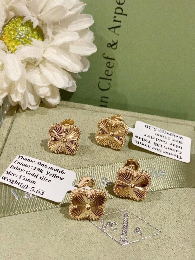 VCA Earrings Guilloche HK Settings Mirror (Category: Earrings) located in Manila. Submitted by allagoldph (Listing ID 1383037347, Image 1). Description: Price displayed per gram rate 5 grams Approx PRICE DISPLAYED IS PER GRAM RATE 📍 Taguig and Parañaque 💰 LBC cod, meet ups, layaway, bank transfer, credit card .