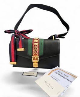 (Kategori: ) berada di . Dikirim oleh brandedboutiquez (ID iklan 1382899760, Gambar 1). Deskripsi: .