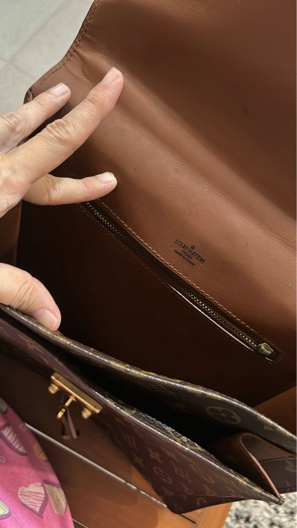 Vintage Louis Vuitton (Category: Luxury Bags & Wallets) located in Quezon City. Submitted by aaakids (Listing ID 1382965677, Image 3). Description: Vintage classic design.