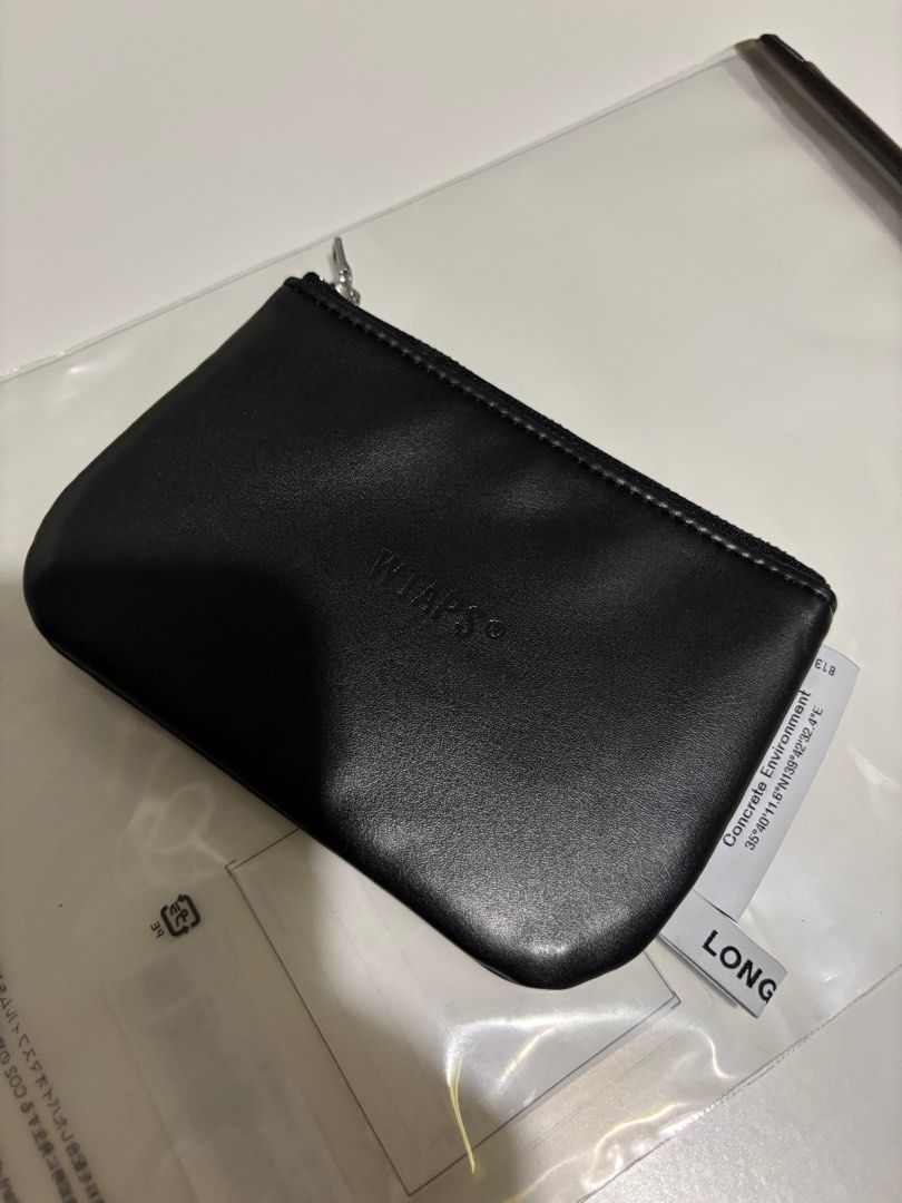 Wtaps Pouch （分類：腰袋、手提袋、小袋）位於 Hong Kong。 由 layseeming 提交（商品編號 1383050877，圖片 2）。簡介： Wtaps Pouch Color: Black Size: 139mm(W) , 96mm(H) 只接受 PayMe 或 轉數快付款 只用順豐速遞（運費到付） 購買步驟： 1）先PayMe 或轉數快付款 2）然後直接出價 3）完成後cap screen 比我，之後比姓名、地址、聯絡電話。只安排順豐速遞（到付運費），不面交。。