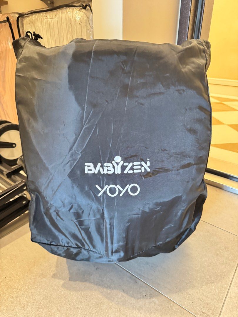 由 joyce0822 (刊登 ID 1382939073，圖片 2) 提交，位於 新北市 (New Taipei) 的 Yoyo兒童推車 (類別：嬰兒車)，說明：小孩長大用不到，所以便宜出售附贈一個字飲料杯架和掛勾。