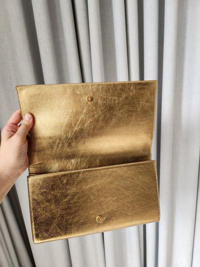 Ysl clutch bag decluttering sale (Category: Luxury Bags & Wallets) located in San Juan City. Submitted by dailydealsphest2010 (Listing ID 1382909354, Image 3). Description: almost brand new 100% authentic ysl.
