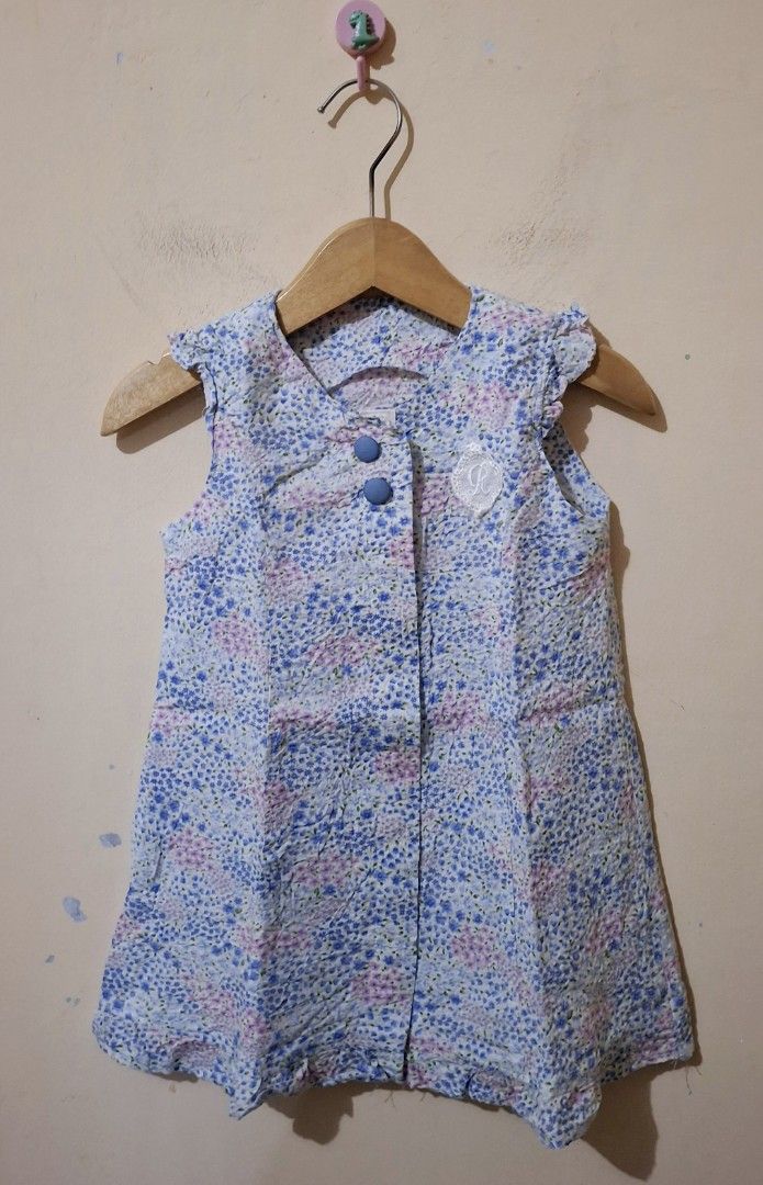 (1-2 tahun) Dress Bunga Anak Import (Kategori: 1 hingga 3 tahun) berada di Klaten. Dikirim oleh prelovdbytrisa (ID iklan 1383115623, Gambar 1). Deskripsi: First pay,First get !! Harga Nett !! Harga sudah disesuaikan dengan kondisi barang ya. Brand : Import Size : 1 thn Cond' : No minus. Bahn katun bertekstur. Payment : Bisa via toko oren atau manual by tf mandiri atau sopay. Link toko oren ada di bio aku ya..