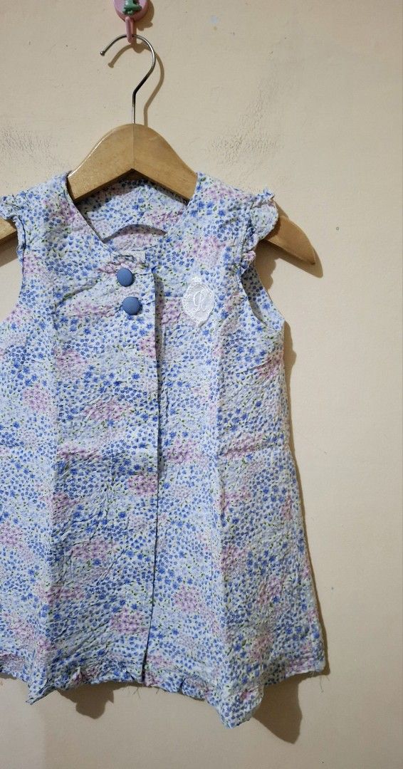 (1-2 tahun) Dress Bunga Anak Import (Kategori: 1 hingga 3 tahun) berada di Klaten. Dikirim oleh prelovdbytrisa (ID iklan 1383115623, Gambar 3). Deskripsi: First pay,First get !! Harga Nett !! Harga sudah disesuaikan dengan kondisi barang ya. Brand : Import Size : 1 thn Cond' : No minus. Bahn katun bertekstur. Payment : Bisa via toko oren atau manual by tf mandiri atau sopay. Link toko oren ada di bio aku ya..
