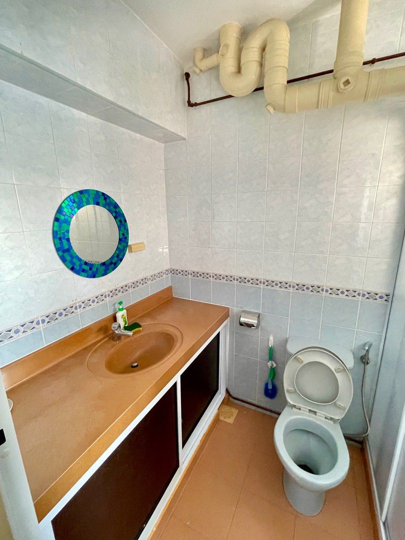 295c Compassvale Crescent room rental master bedroom63226715941889114
