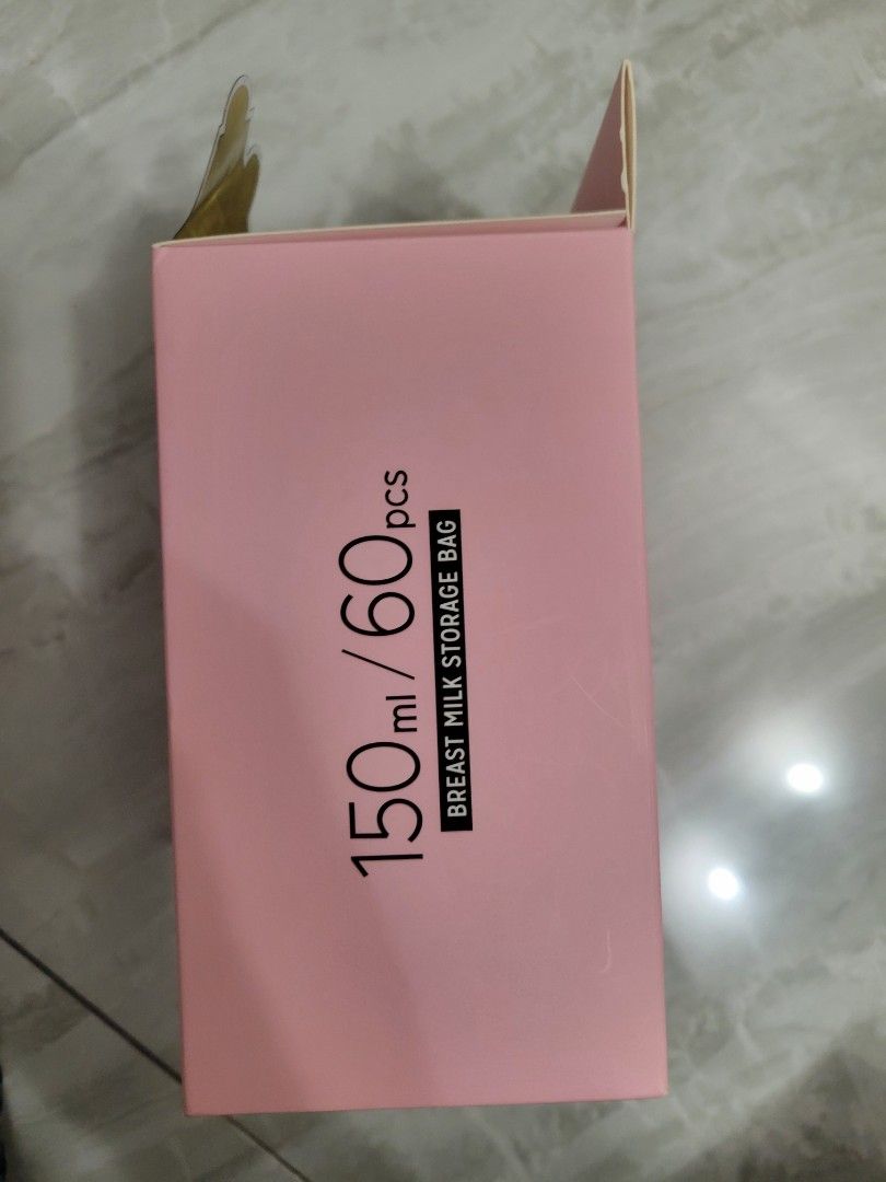 由 ann_black (刊登 ID 1383182553，圖片 2) 提交，位於 台北市 (Taipei) 的 小獅王母乳袋 (類別：孕婦用品)，說明：當初只使用少許幾個 我沒有打開仔細算有幾個，不過還很滿 私訊我免運 便宜送給有需要的爸爸媽媽。