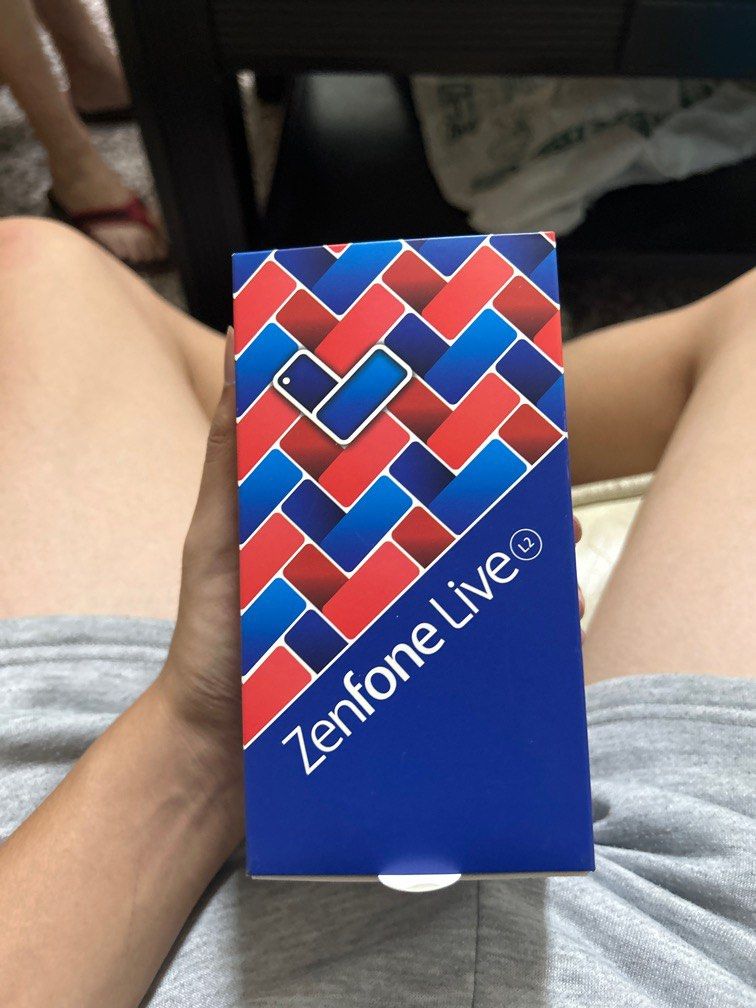 由 baron___ (刊登 ID 1383182796，圖片 1) 提交，位於 台北市 (Taipei) 的 手機當零件機 (類別：Asus 華碩)，說明：。