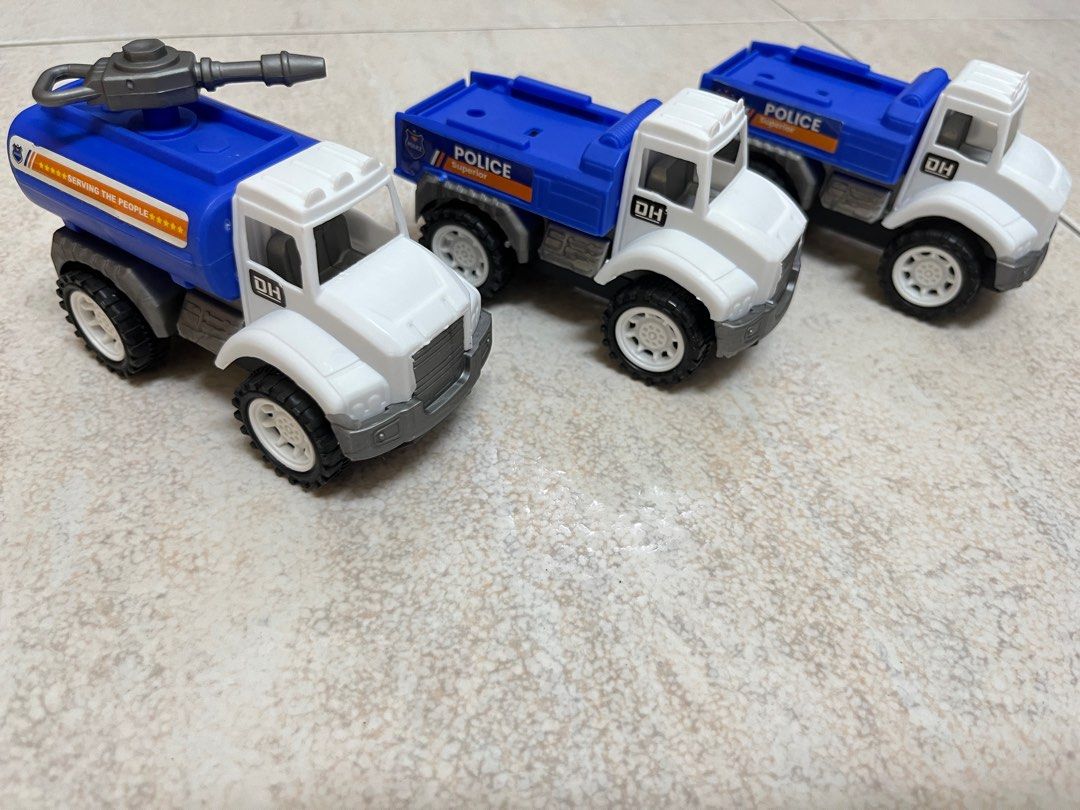 由 liumico (刊登 ID 1383244050，圖片 1) 提交，位於 台南市 (Tainan) 的 玩具車車 (類別：嬰兒玩具)，說明：。
