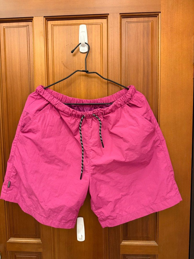 由 nikeid07 (刊登 ID 1383262074，圖片 1) 提交，位於 台北市 (Taipei) 的 王信凱 nicesundays Summer Logo Shorts 短褲 Size:L (類別：短褲)，說明：王信凱 nicesundays Summer Logo Shorts 短褲 字體一下就洗掉了，其他部分像新的 Size:L。