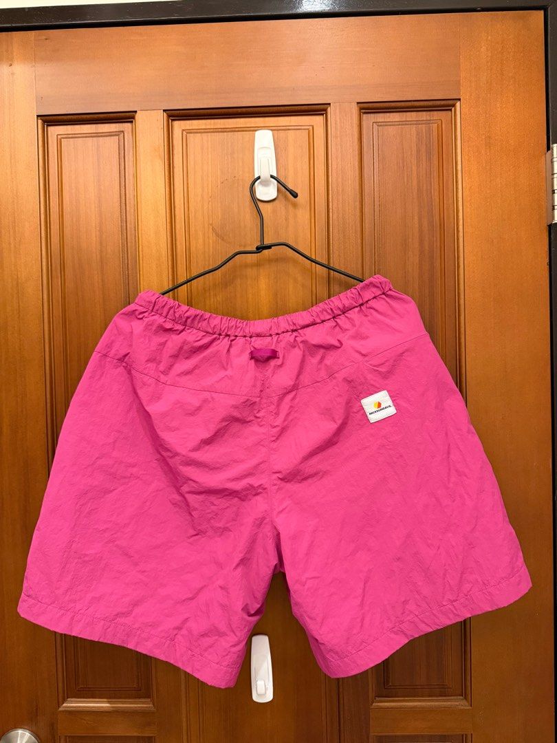 由 nikeid07 (刊登 ID 1383262074，圖片 2) 提交，位於 台北市 (Taipei) 的 王信凱 nicesundays Summer Logo Shorts 短褲 Size:L (類別：短褲)，說明：王信凱 nicesundays Summer Logo Shorts 短褲 字體一下就洗掉了，其他部分像新的 Size:L。